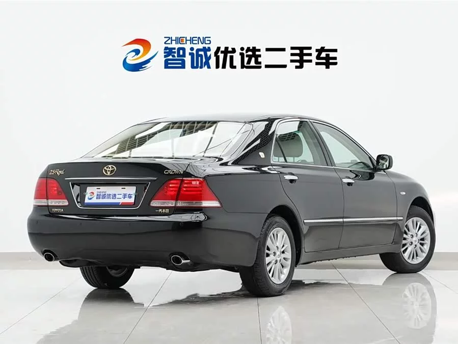 Toyota crown