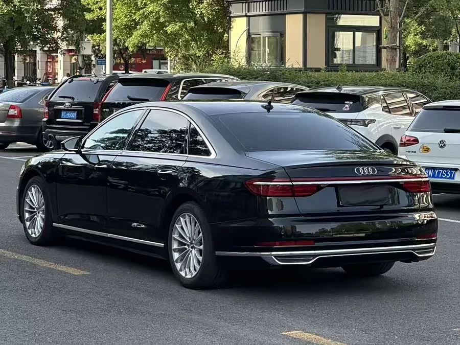 Audi A8