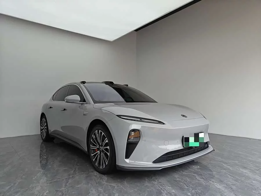 NIO ET5