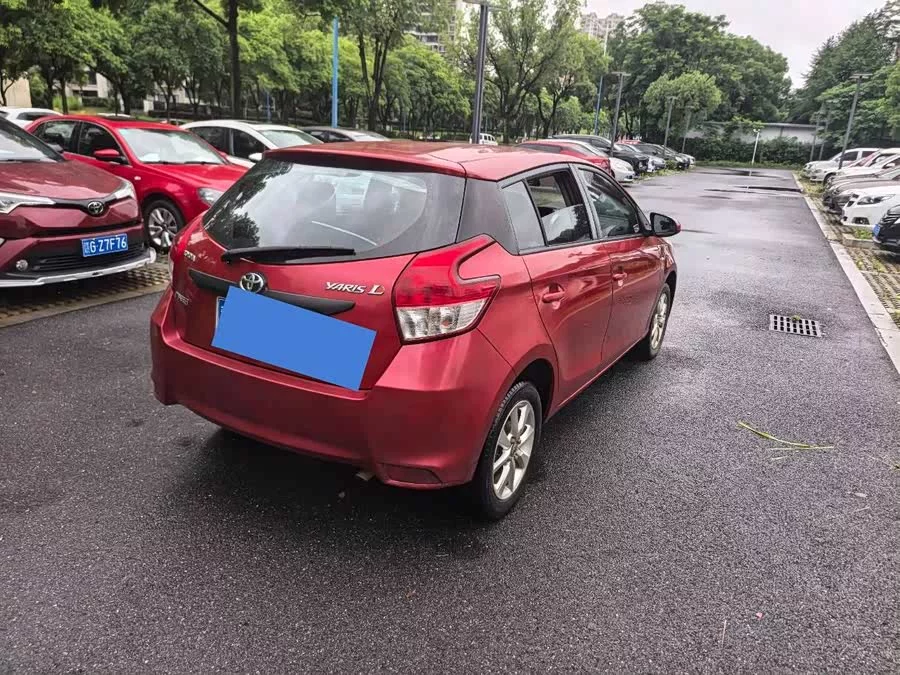 Toyota YARiS L
