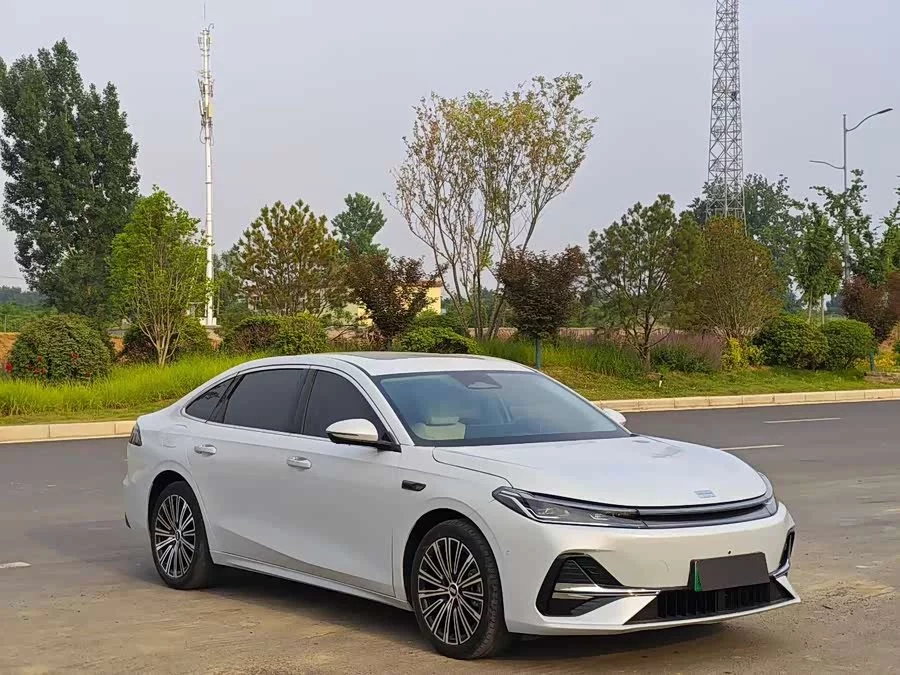 Geely Galaxy A7 EM