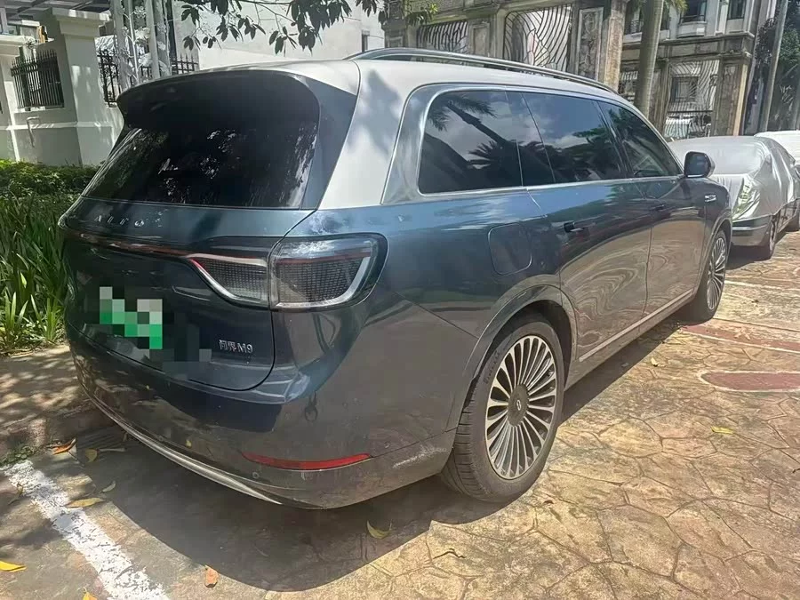AITO Wenjie M9