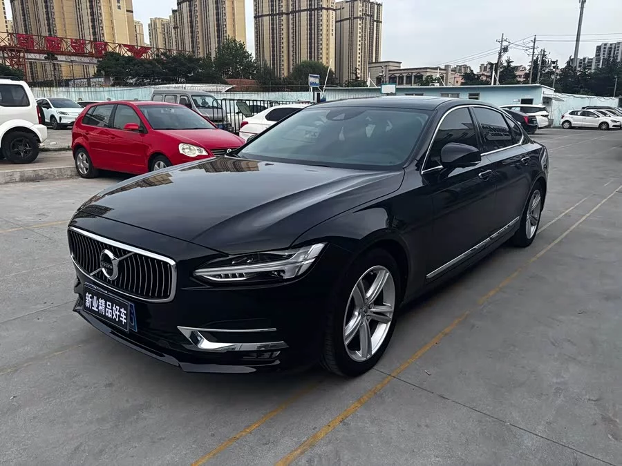Volvo S90