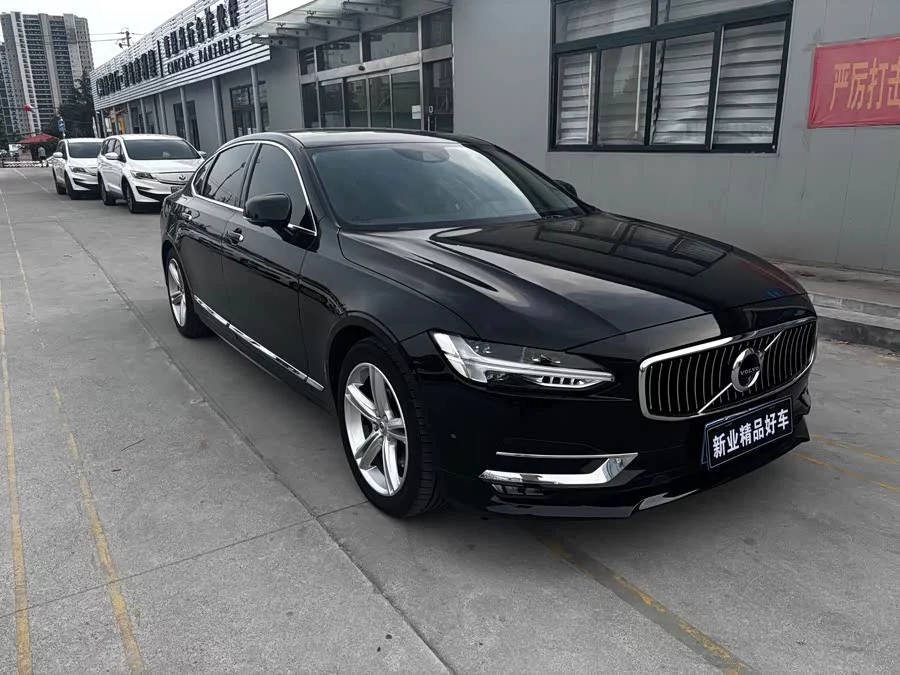 Volvo S90