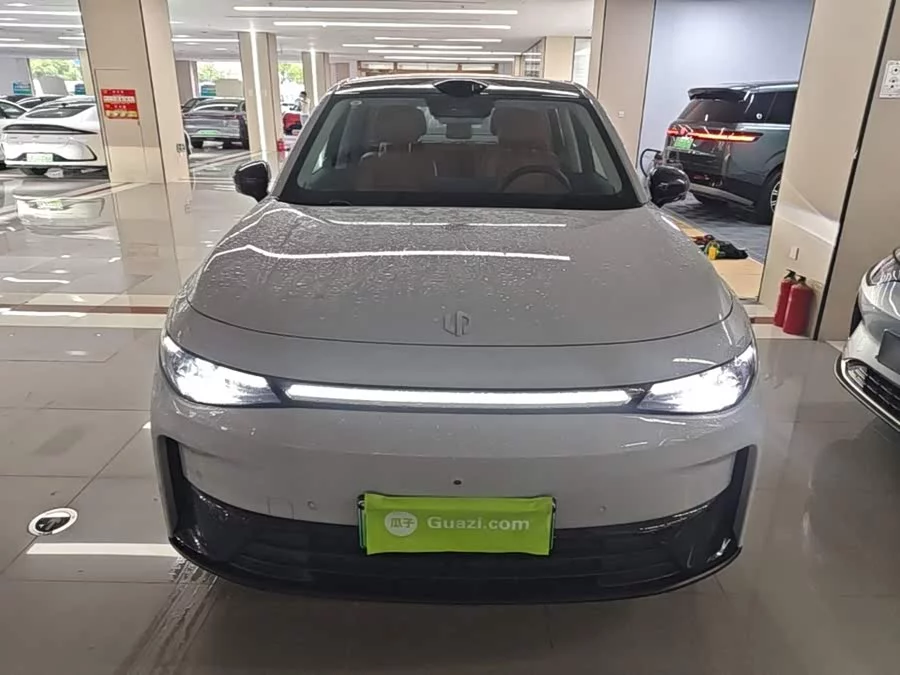 Leapmotor C10