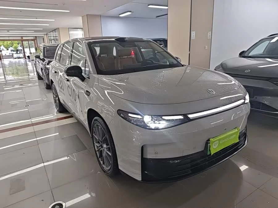 Leapmotor C10