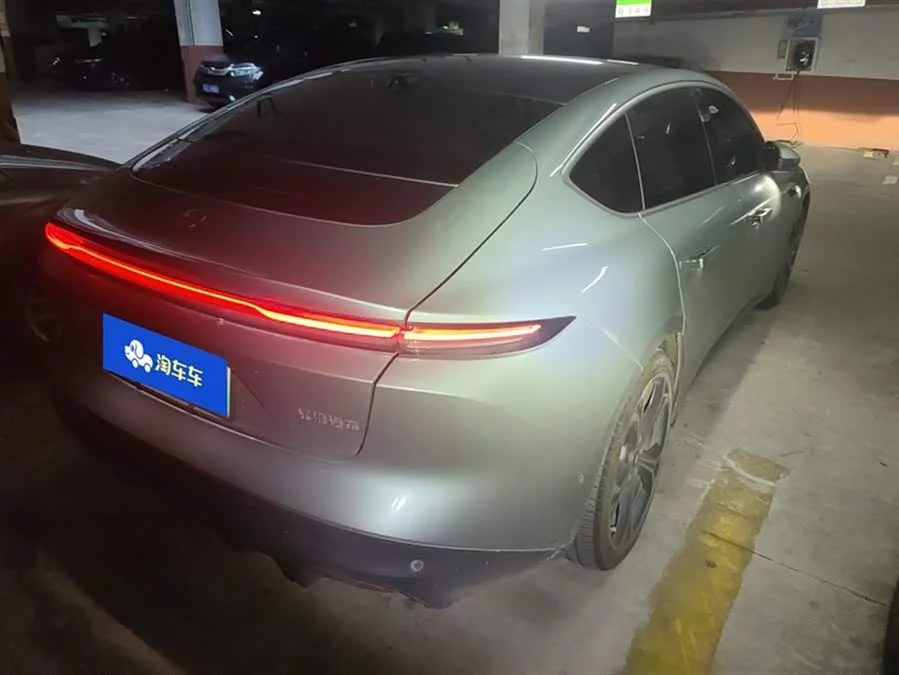NIO ET5