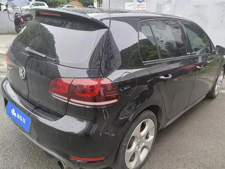 Volkswagen Golf GTI