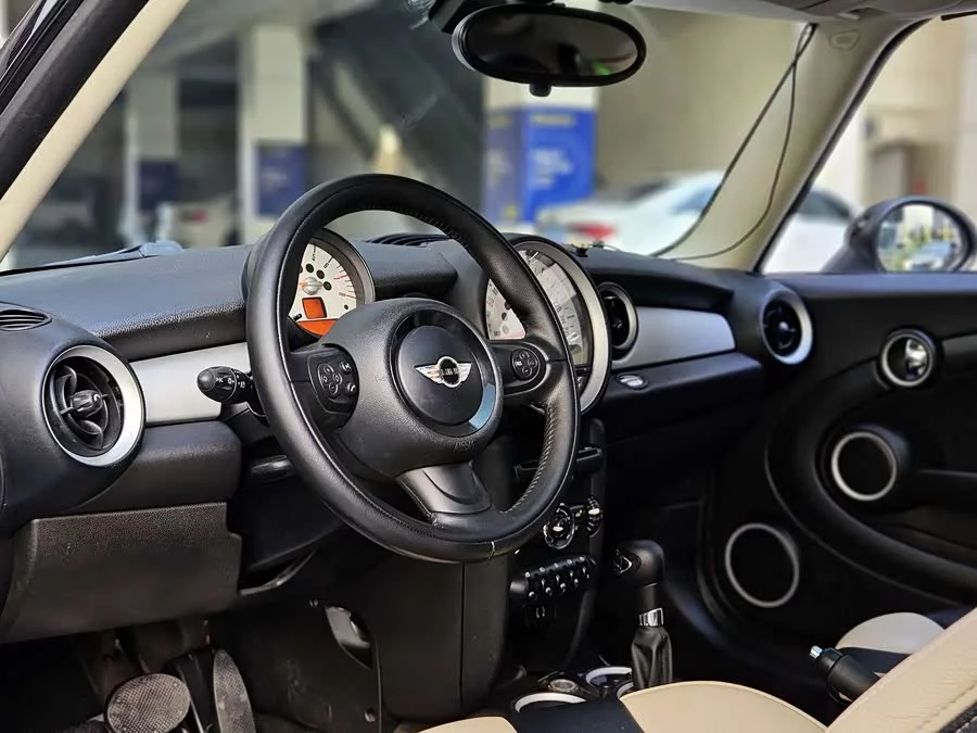 MINI CLUBMAN