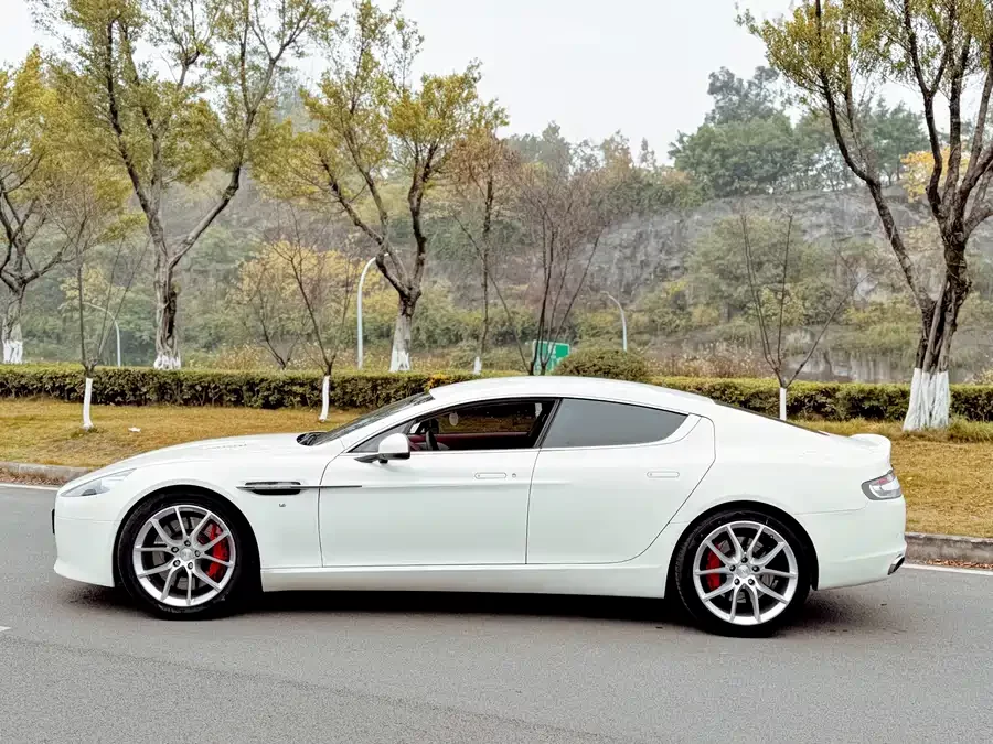Aston Martin Rapide