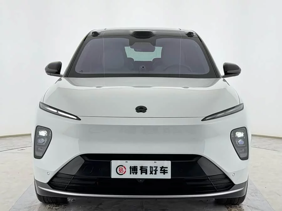 NIO ES8