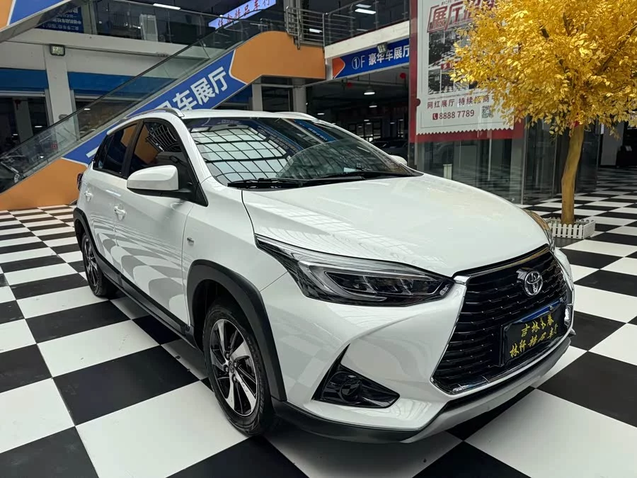 Toyota YARiS L