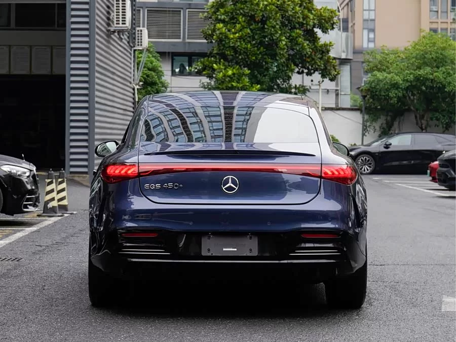 Mercedes Benz EQS