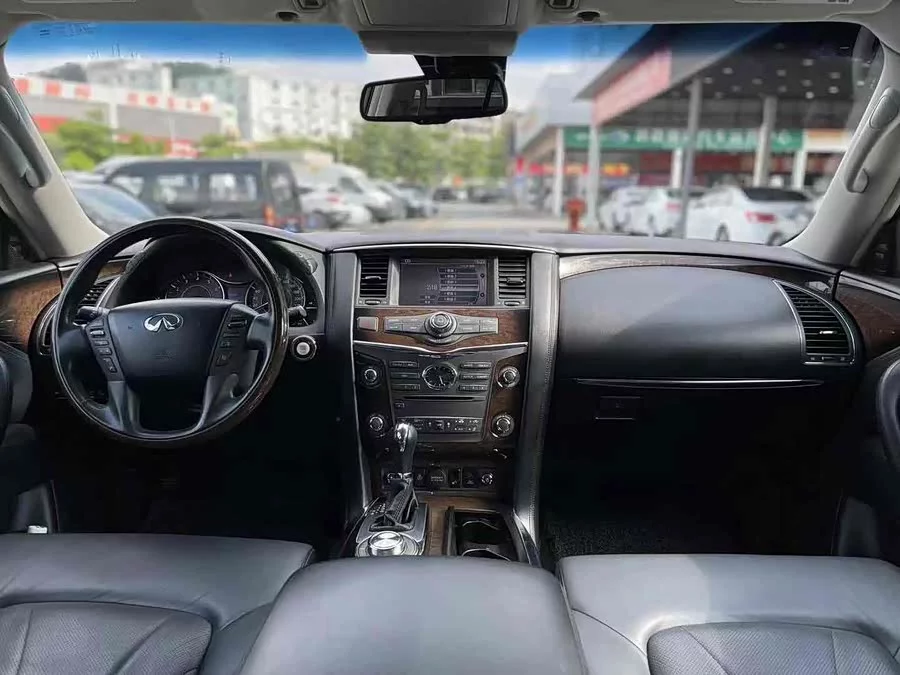 Infiniti QX80