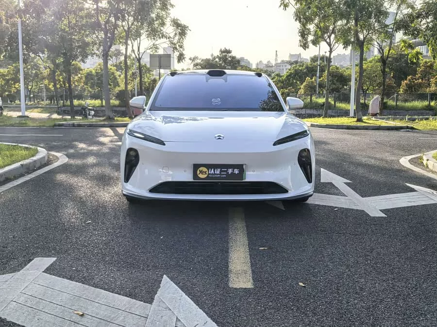 NIO ET5