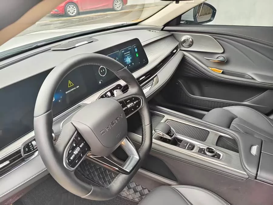 Chery Arrizo 8