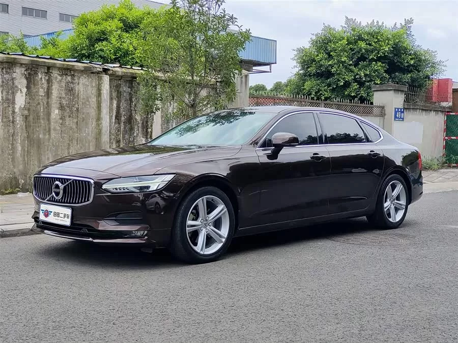 Volvo S90