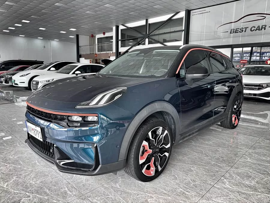 Lynk & Co 06