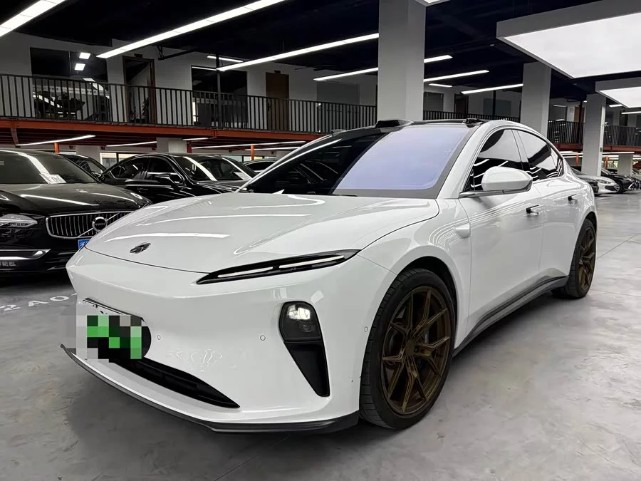 NIO ET5