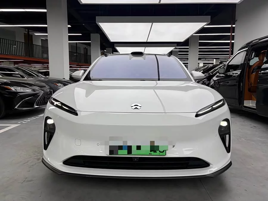 NIO ET5