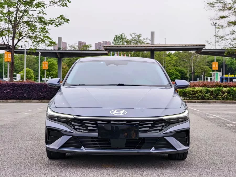 Hyundai Elantra