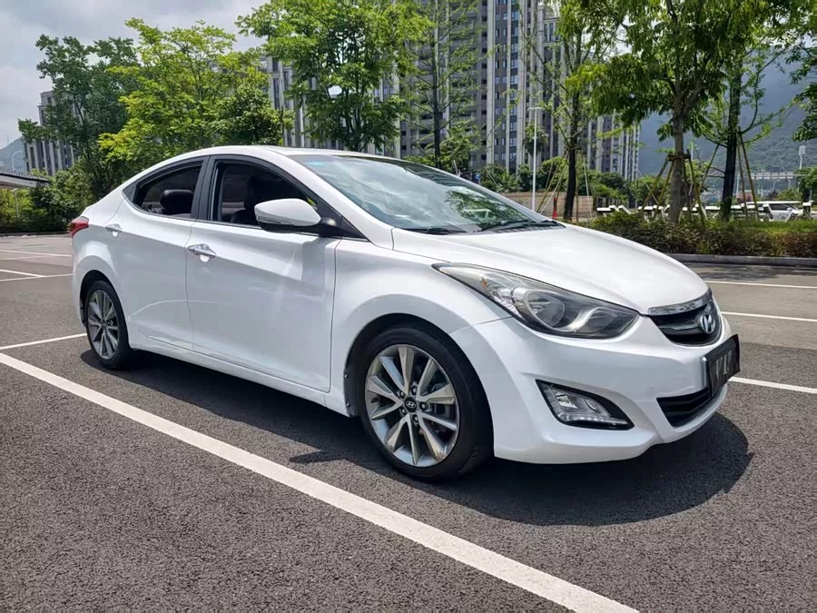 Hyundai Elantra