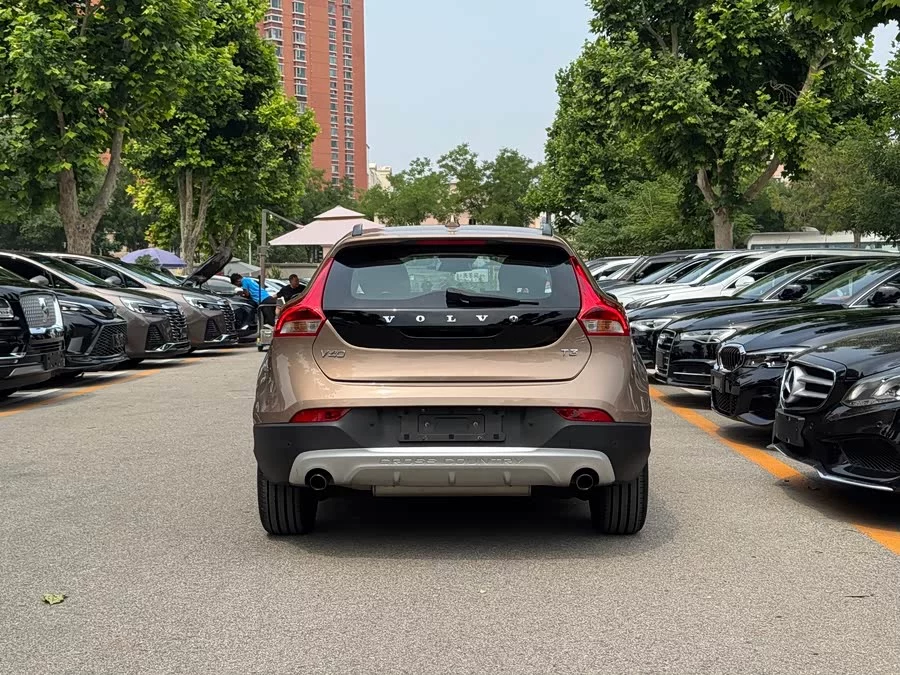 Volvo V40