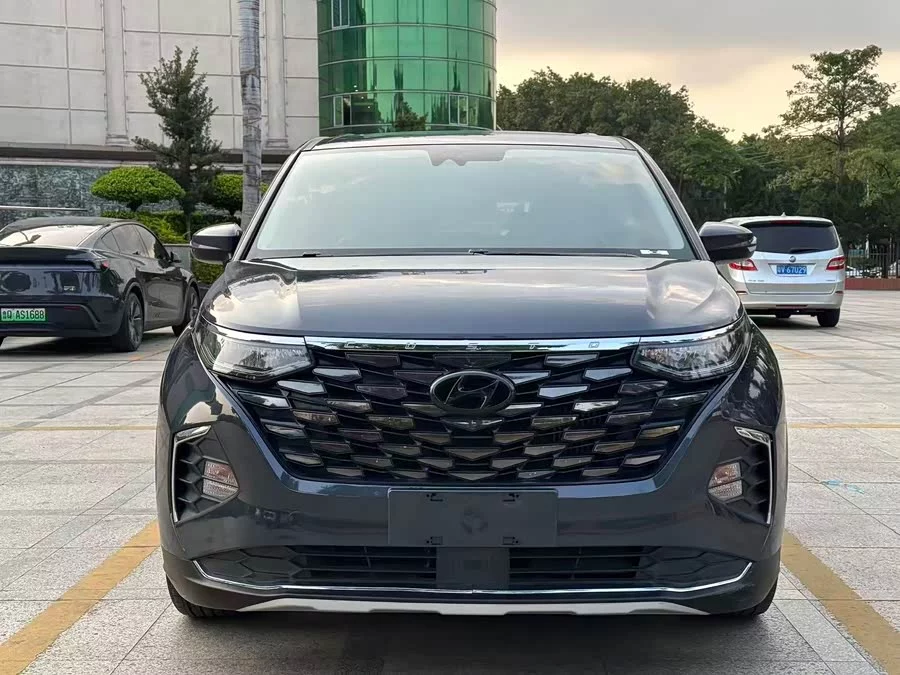 Hyundai Custo