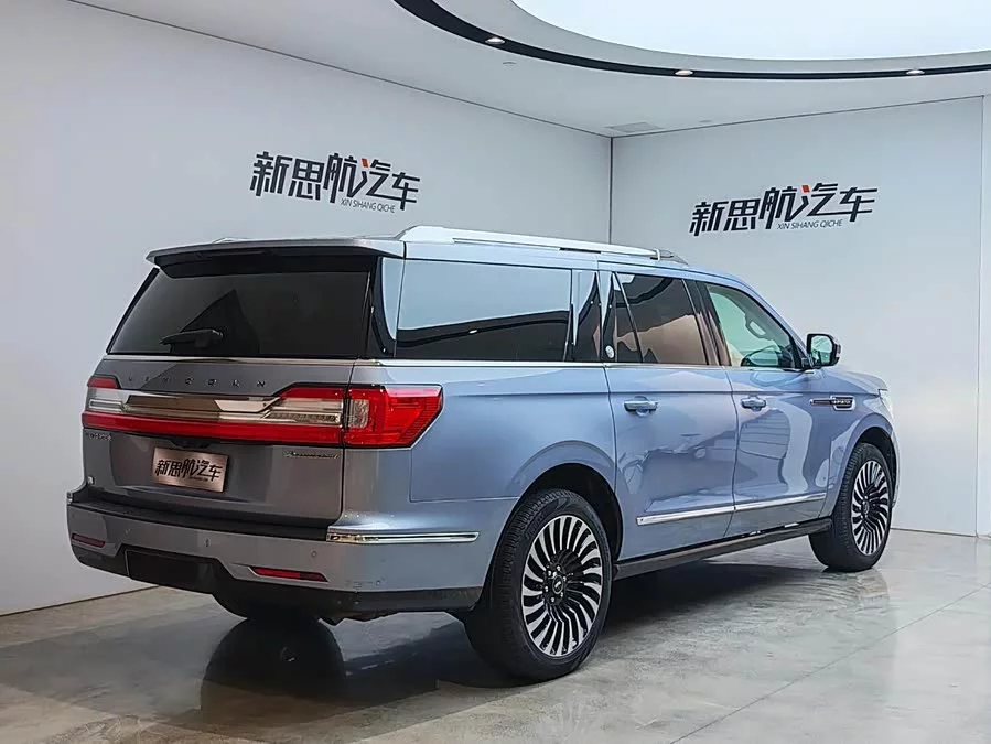 Lincoln Navigator