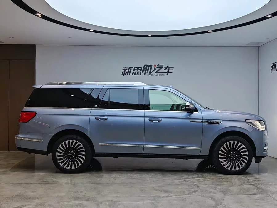 Lincoln Navigator