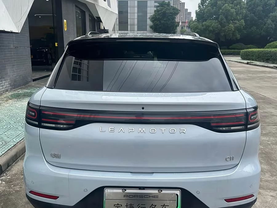 Leapmotor C11