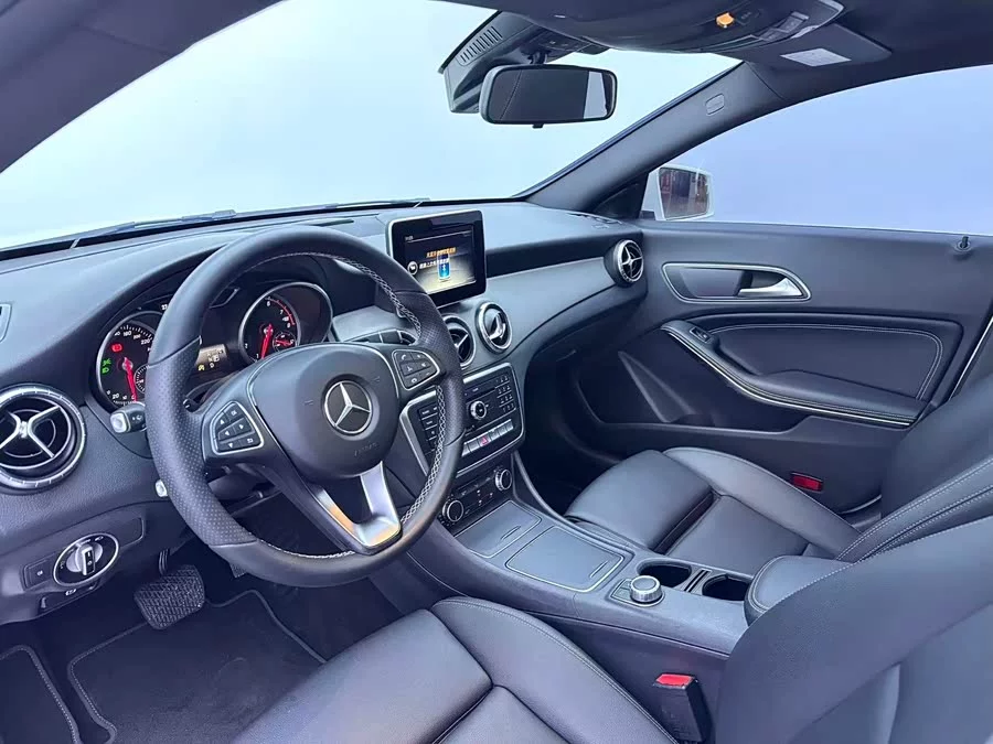 Mercedes-Benz CLA