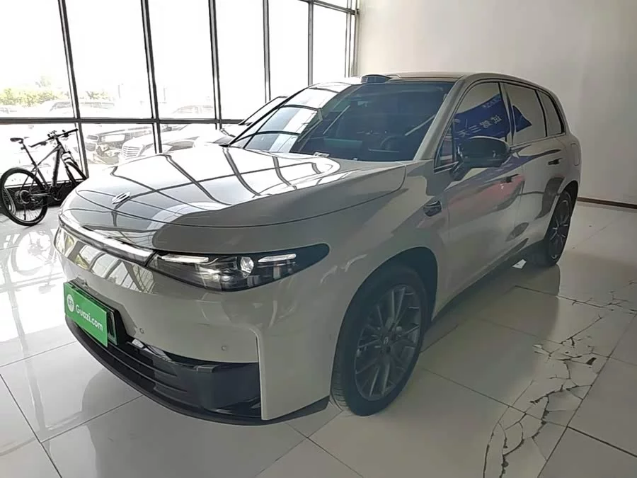 Leapmotor C10