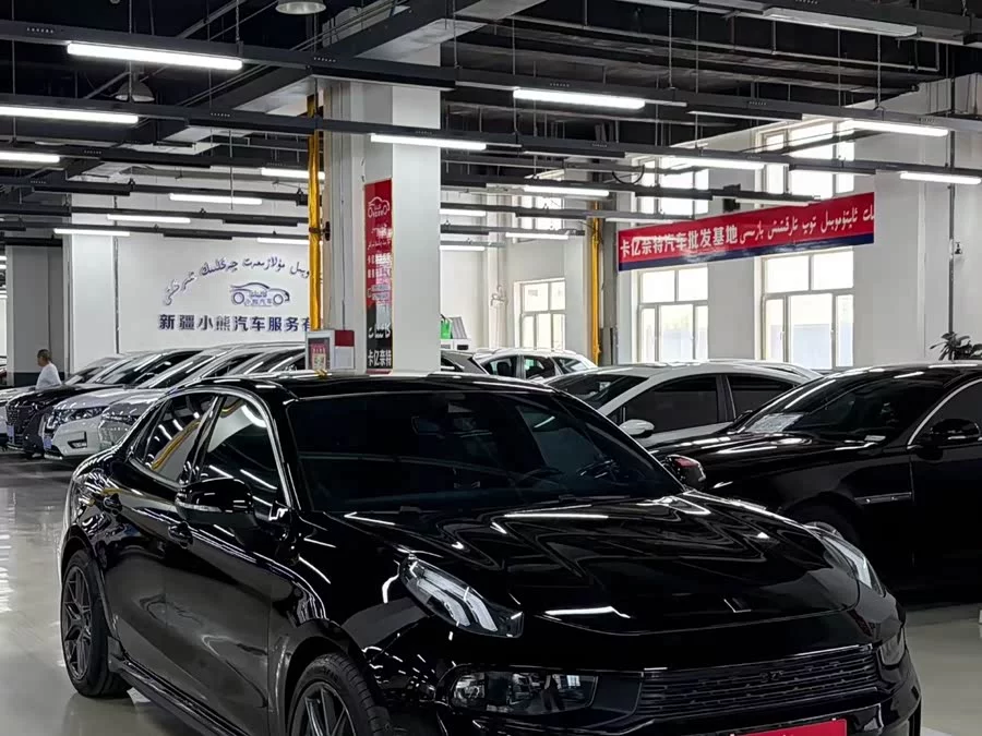 Lynk & Co 03