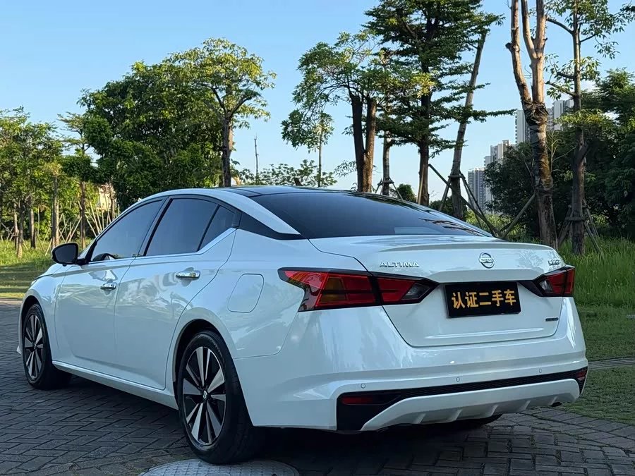 Nissan Teana
