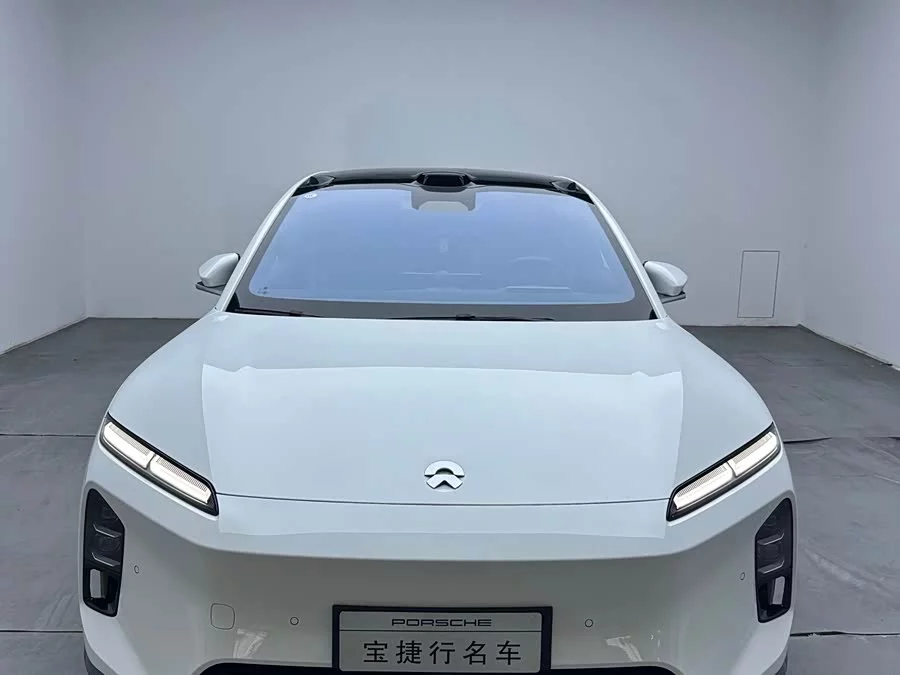 NIO ET5