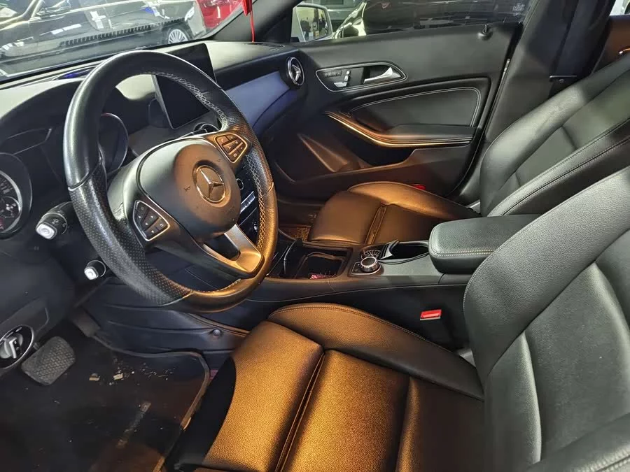 Mercedes-Benz CLA