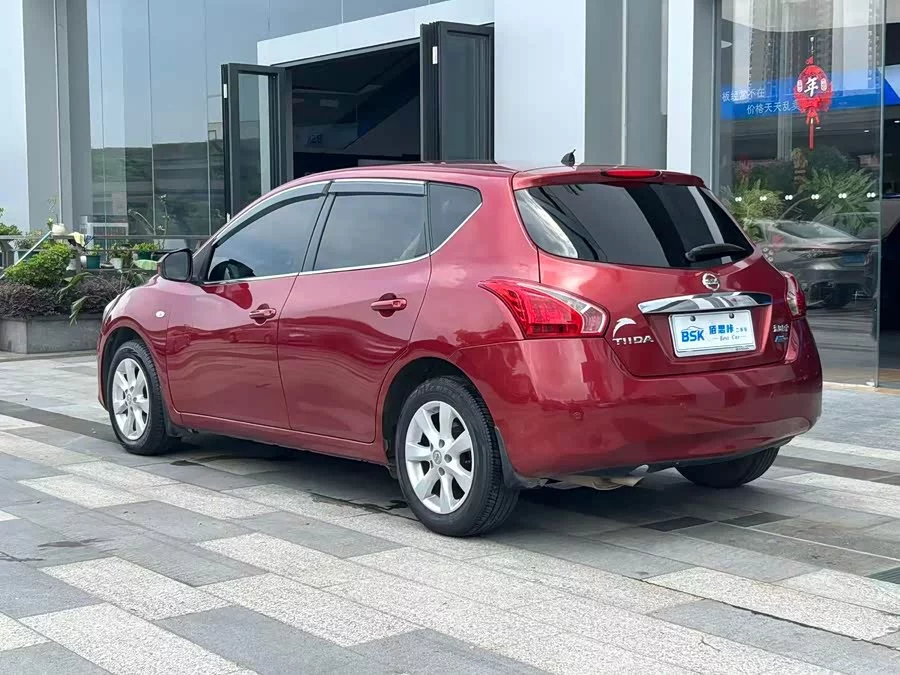 Nissan Tiida