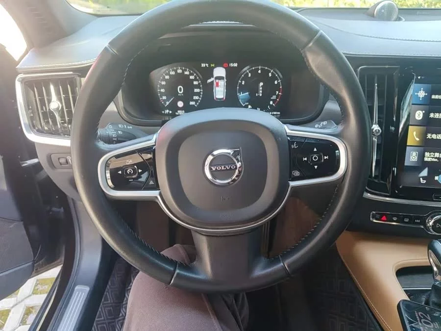 Volvo V90