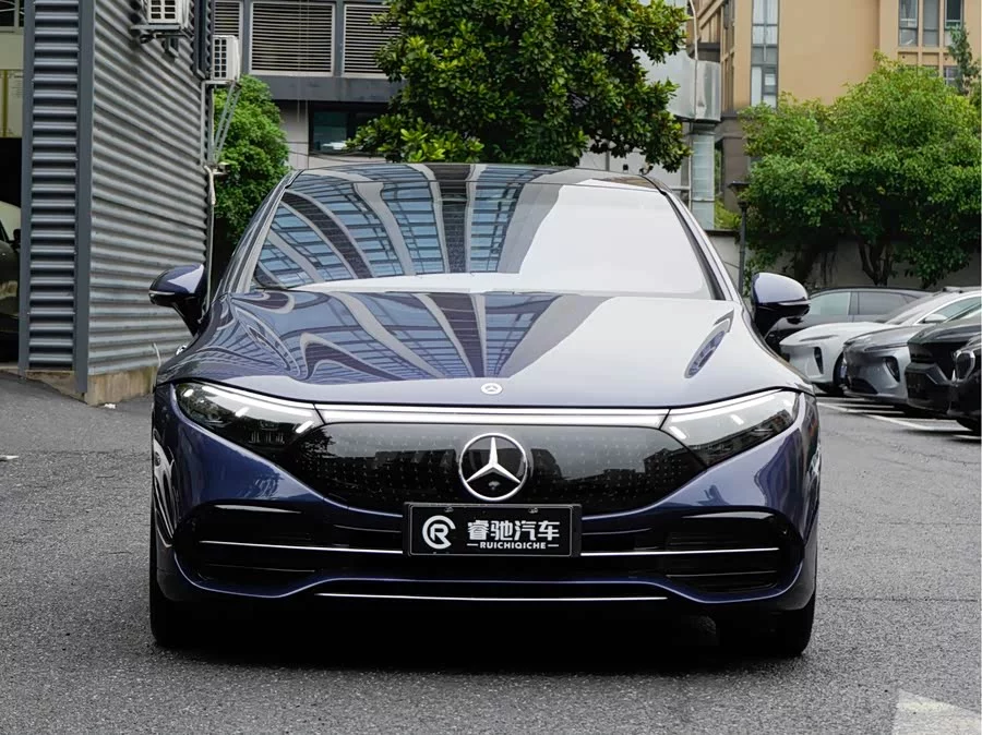 Mercedes Benz EQS