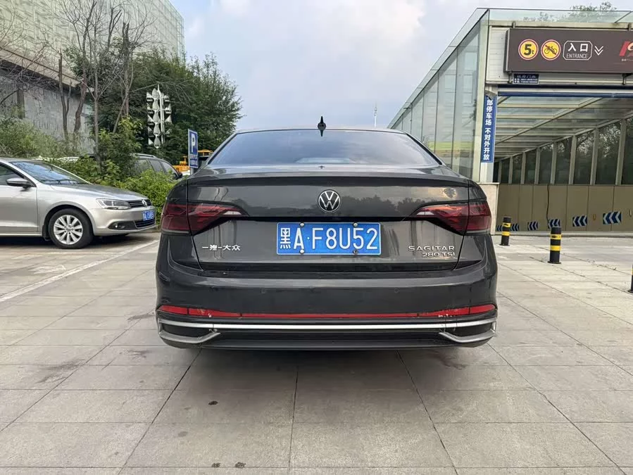 Volkswagen Sagitar