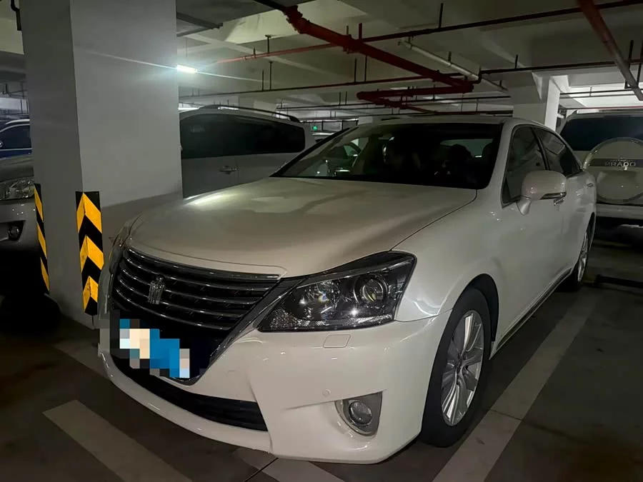 Toyota crown