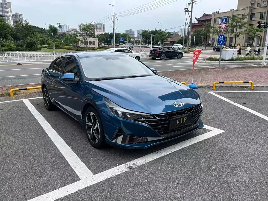 Hyundai Elantra