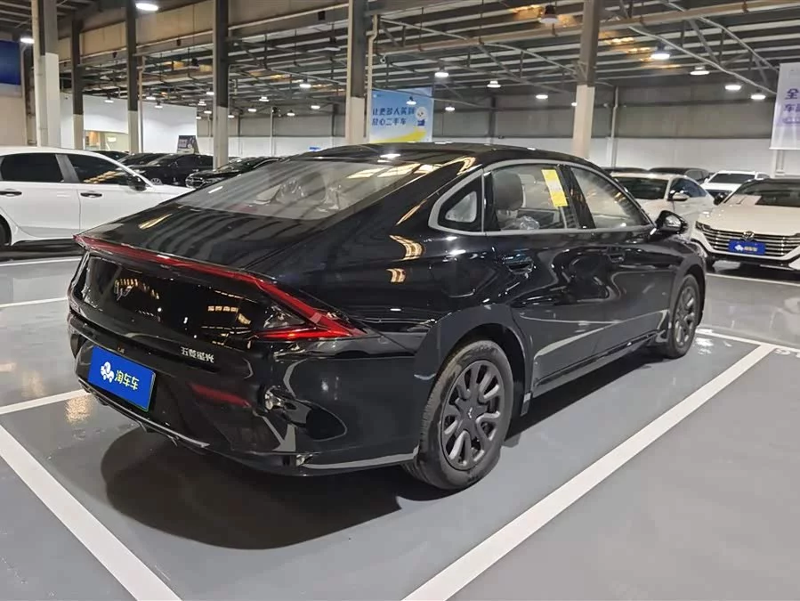 Wuling Starlight