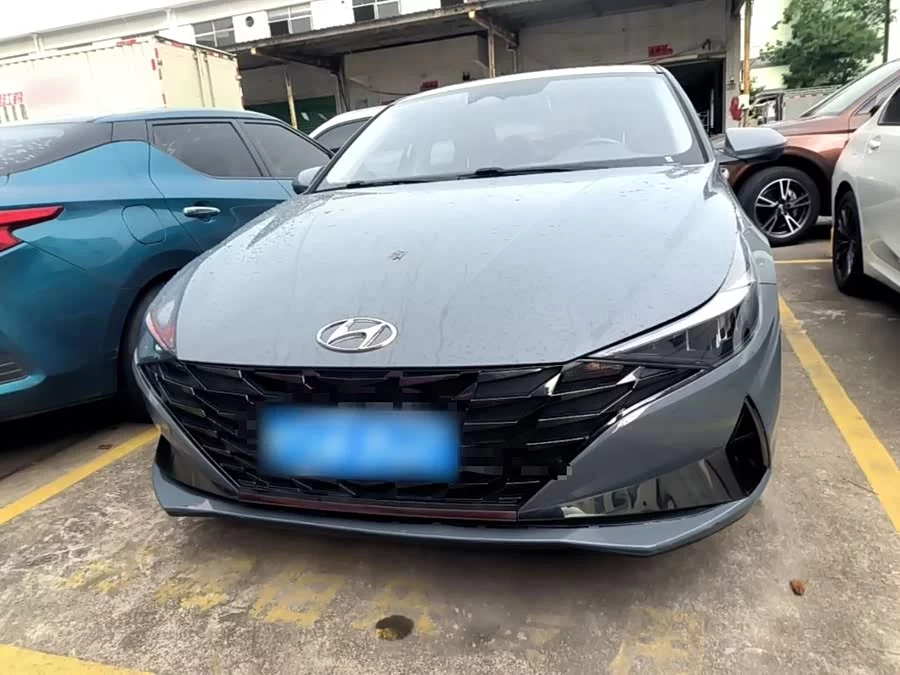 Hyundai Elantra
