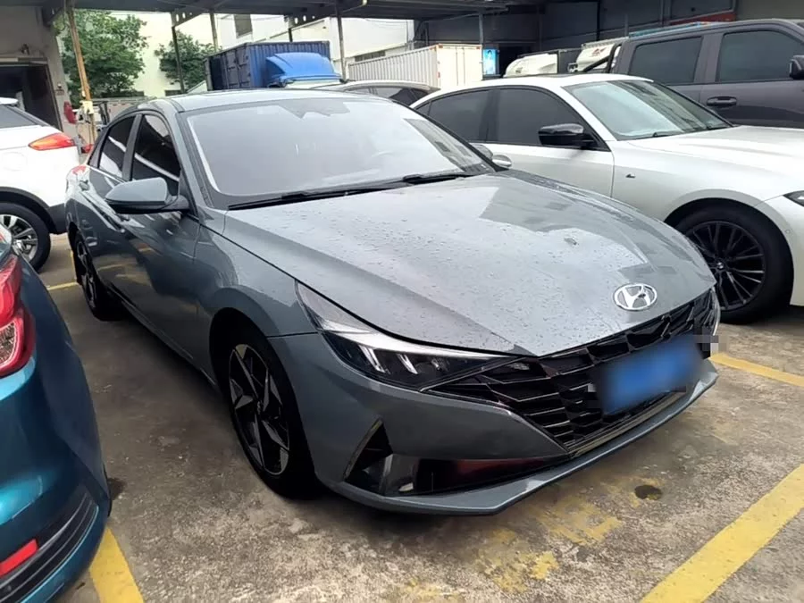 Hyundai Elantra