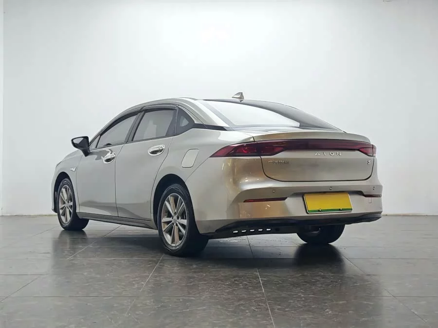 Aion S