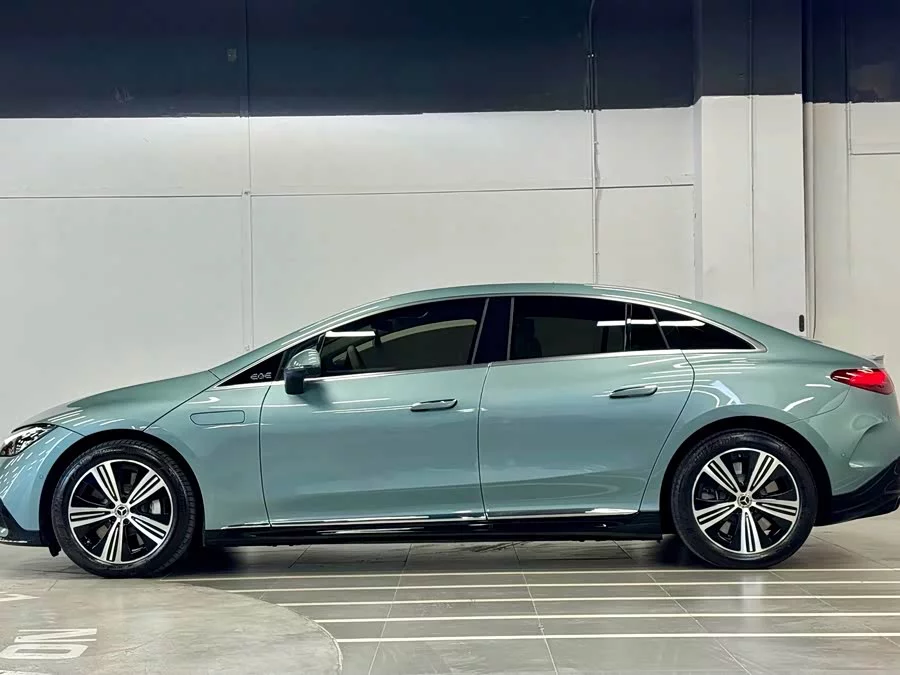 Mercedes Benz EQE