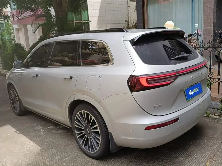 AITO Wenjie M7