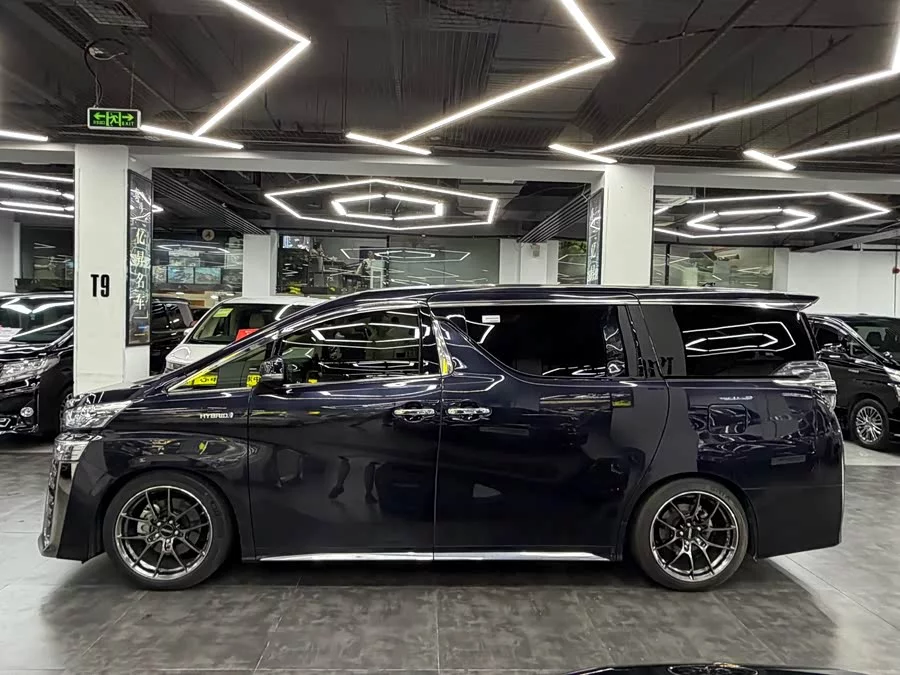 Toyota Crown Vellfire